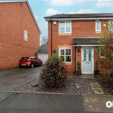 Rent this 3 bed duplex on Wheatcroft Close in Redditch, B97 6UL