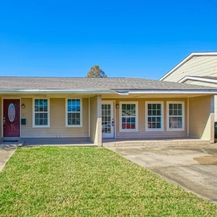 Buy this 3 bed house on 540 Oakwood Drive in Terrytown, Jefferson Parish