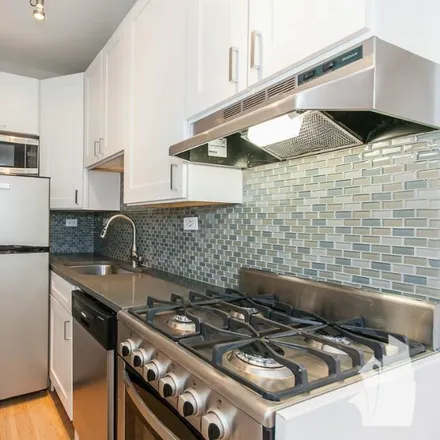 Rent this 1 bed apartment on 511 West Belmont Avenue