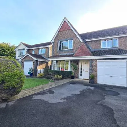 Buy this 4 bed house on Saunders Close in Lee-on-the-Solent, PO13 8LX