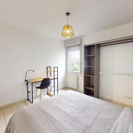 Rent this 2 bed apartment on 91a Avenue Francis de Pressensé in 69200 Vénissieux, France