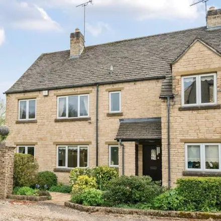 Buy this 2 bed townhouse on Farm Mill Lane in Witney, OX28 4LE
