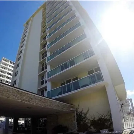Image 7 - Carriage Club South, 5001 Collins Avenue, Miami Beach, FL 33140, USA - Apartment for rent