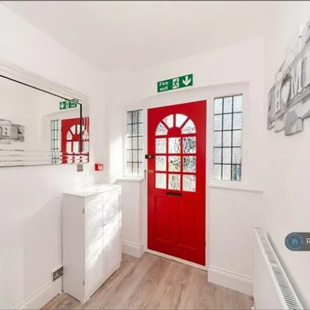 Image 9 - Chartham Road, London, SE25 4HP, United Kingdom - House for rent