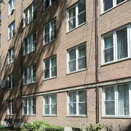 Rent this 1 bed apartment on 7333 N Ridge Blvd Apt 305 in Chicago, Illinois