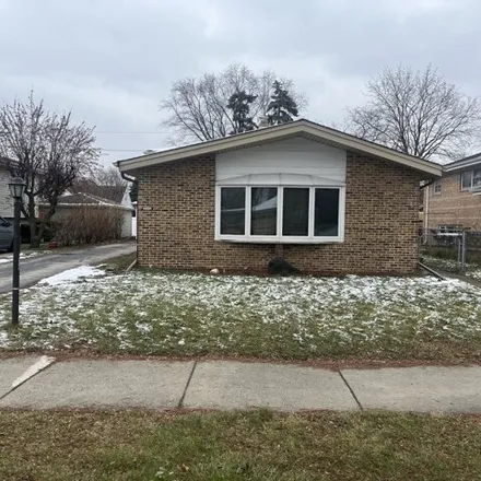 Rent this 3 bed house on 5560 Oakton Street in Morton Grove, Niles Township