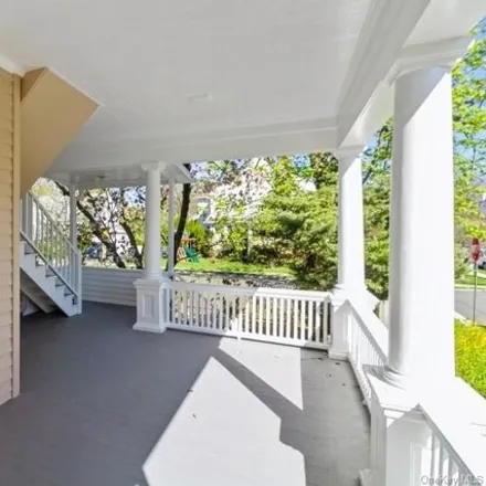 Image 3 - 316 Beach Avenue, Village of Mamaroneck, NY 10543, USA - House for sale