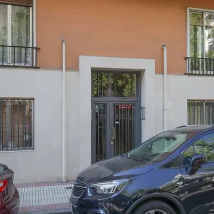 Rent this 3 bed apartment on Madrid in Sainz de Baranda - Narváez, Calle del Alcalde Sáinz de Baranda