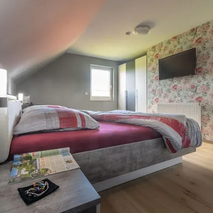 Rent this 3 bed duplex on 38899 Harz