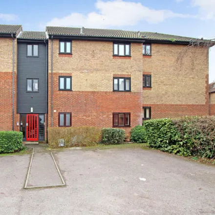 Buy this 1 bed apartment on Copperfields in Basildon, SS15 5RZ