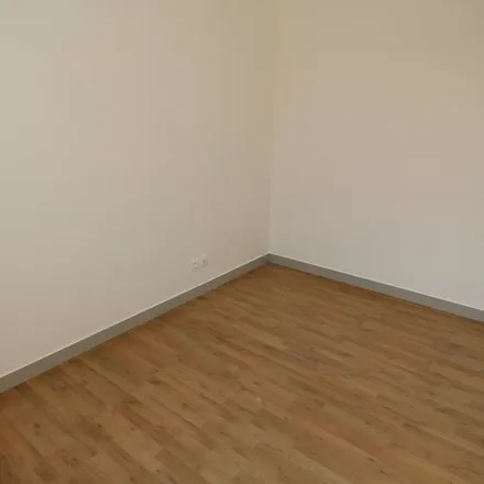 Image 3 - 5 Place Aristide Briand, 59400 Cambrai, France - Apartment for rent