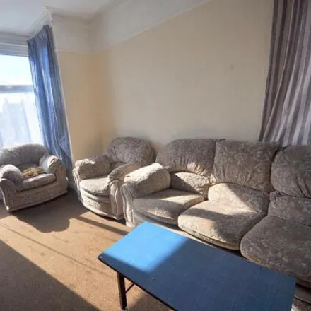 Rent this 4 bed townhouse on Edwin Road in Leeds, LS6 1NU