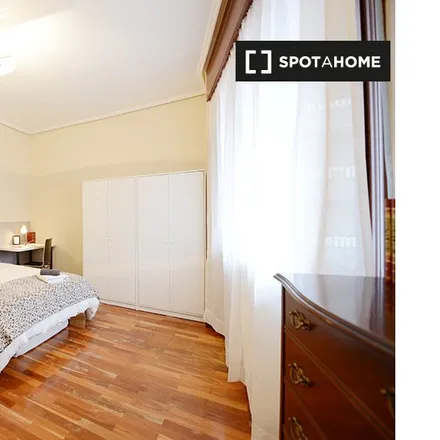 Rent this 4 bed room on Calle Autonomía / Autonomia kalea in 55, 48012 Bilbao