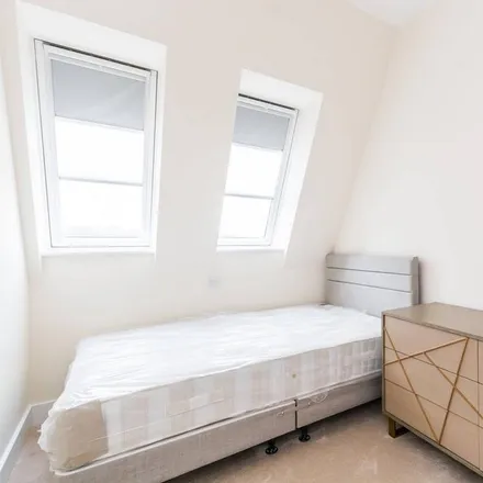 Image 7 - St Mary's Road, London, N8 7GB, United Kingdom - Apartment for rent