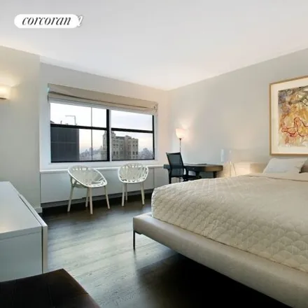 Image 5 - 106 West 56th Street, New York, NY 10019, USA - Condo for rent