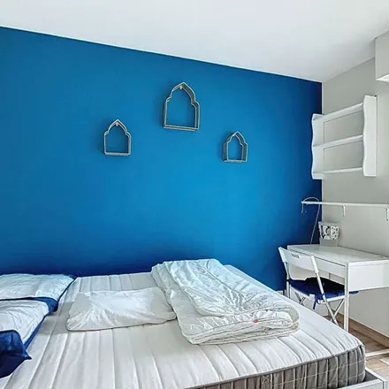 Rent this 2 bed apartment on 2 Place du General de Gaulle in 76000 Rouen, France