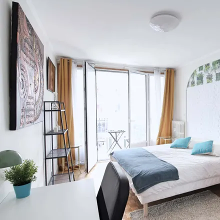Rent this 3 bed room on 70 Rue de Lagny in 75020 Paris, France