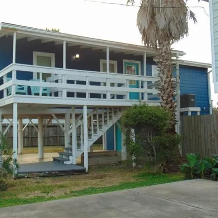 Rent this 2 bed house on 132 14th Street in San Leon, TX 77539