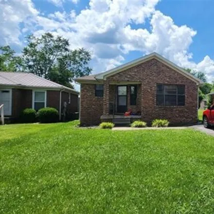Buy this 3 bed house on 1635 Pleasant Way in Bowling Green, KY 42104