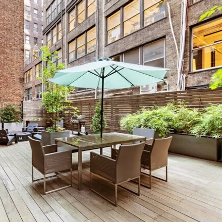 Image 9 - 241 West 36th Street, New York, NY 10018, USA - Apartment for sale