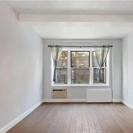 Image 7 - 3500 Riverdale Avenue, New York, NY 10463, USA - Apartment for sale