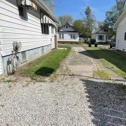 Image 3 - 231 Richards Street, Jacksonville, IL 62650, USA - House for sale