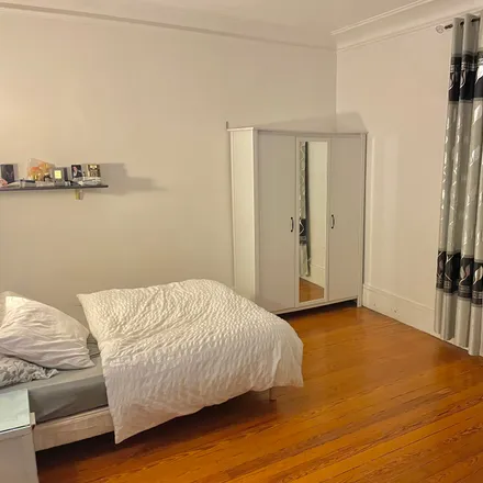 Rent this 5 bed apartment on 80 Avenue Chevreul in 92600 Asnières-sur-Seine, France