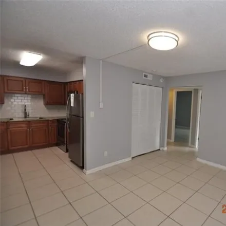 Image 4 - 2207 Irene Street, Hillsborough County, FL 33613, USA - Apartment for rent