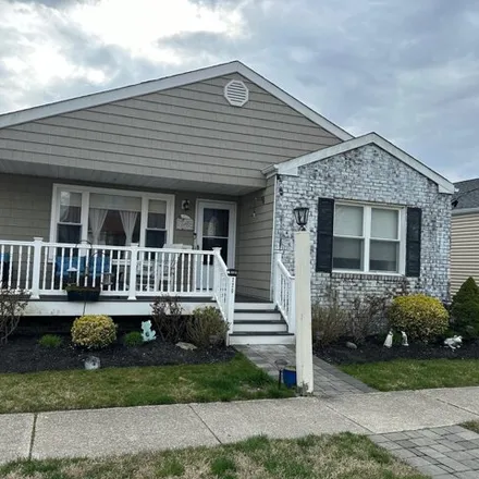 Rent this 3 bed house on 272 35th Avenue in Longport, Atlantic County