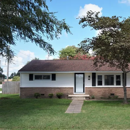 Buy this 3 bed house on 201 Elaine Drive in Kennett, MO 63857