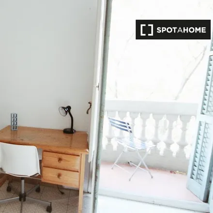 Rent this 4 bed room on Passeig de Sant Joan in 08001 Barcelona, Spain