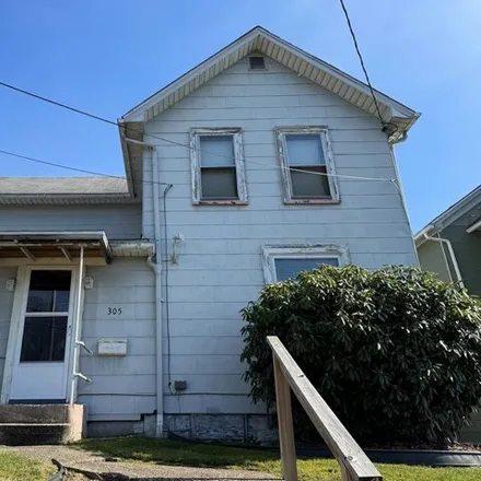 Buy this 3 bed house on 305 Jefferson Street in Oil City, PA 16301