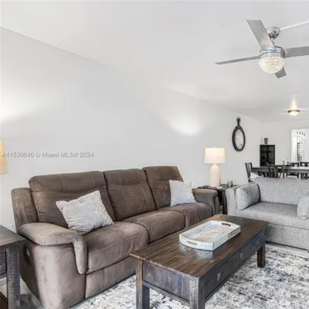 Image 7 - 1101 Southwest 128th Terrace, Pembroke Pines, FL 33027, USA - Condo for rent