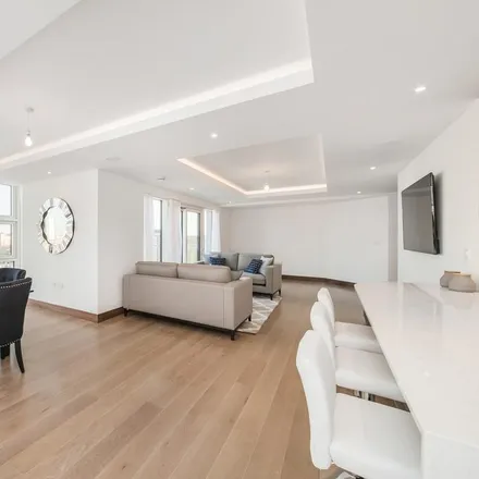 Rent this 3 bed apartment on Trafalgar House in Juniper Drive, London