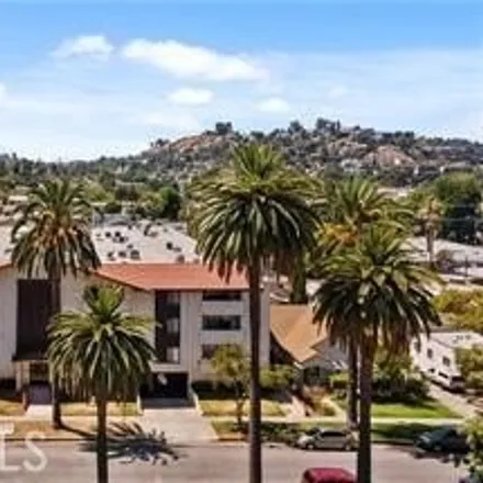 Buy this 1 bed condo on 1454 Rock Glen Avenue in Glendale, CA 91205