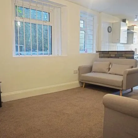 Rent this 4 bed apartment on Terrace Road in Swansea, SA1 6HW