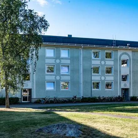 Rent this 2 bed apartment on Skogsvägen in 613 35 Oxelösund, Sweden