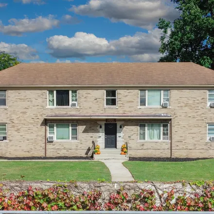 Buy this 1studio apartment on 814 Forest Avenue in Fort Wayne, IN 46805