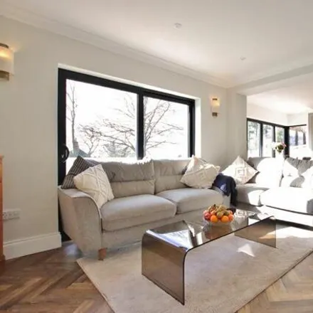 Image 4 - Abbey Road, West Kirby, CH48 7EP, United Kingdom - House for sale