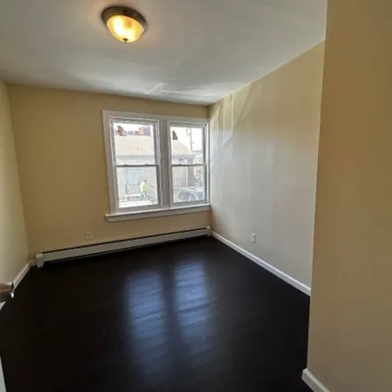 Rent this 3 bed apartment on Thirteenth Avenue/MLK Elementary School in 13th Avenue, Newark