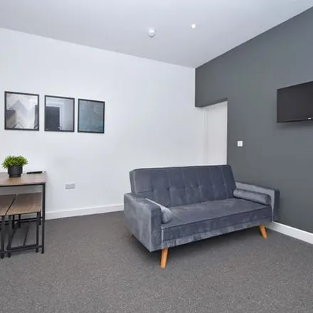 Rent this 2 bed apartment on Station Bridge in Borough Road, Burton-on-Trent