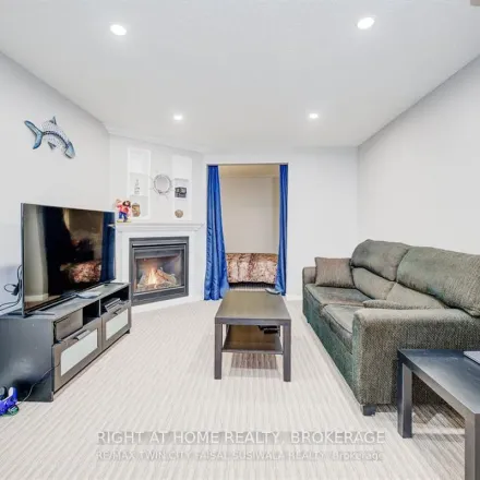 Image 3 - 582 Fountain Street South, Cambridge, ON N3H 4X5, Canada - Apartment for rent