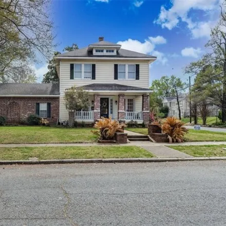 Buy this 5 bed house on 3223 Highland Avenue in Shreveport, LA 71104