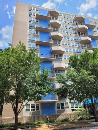 Rent this 1 bed condo on 1720 Olive Street in St. Louis, MO 63103