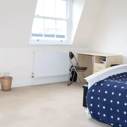 Rent this 1 bed apartment on Moreton Street in London, SW1V 2QP