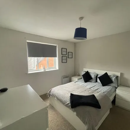 Rent this 2 bed apartment on The Easy Barber in High Street, Hucknall