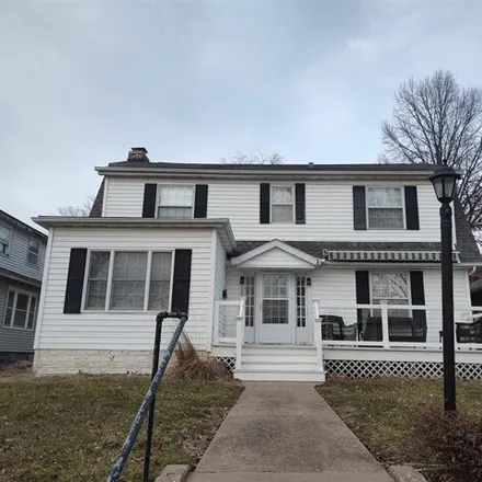 Buy this 4 bed house on 1305 Avenue C in Fort Madison, Iowa