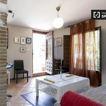 Rent this 1 bed apartment on Cuesta de los Chinos in 21, 18010 Granada