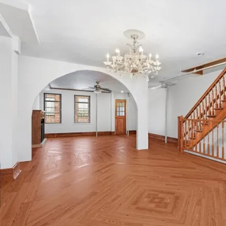 Image 4 - 207 West 122nd Street, New York, NY 10027, USA - Townhouse for sale