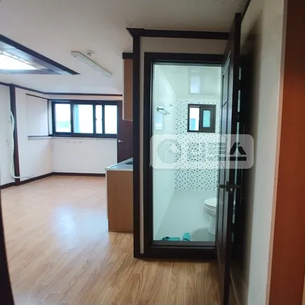 Image 3 - 서울특별시 송파구 석촌동 211-4 - Apartment for rent